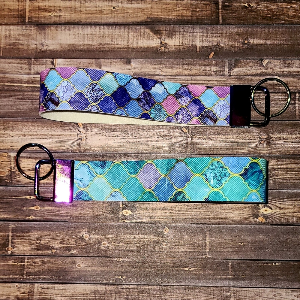 Set of 2 wristlet key fobs